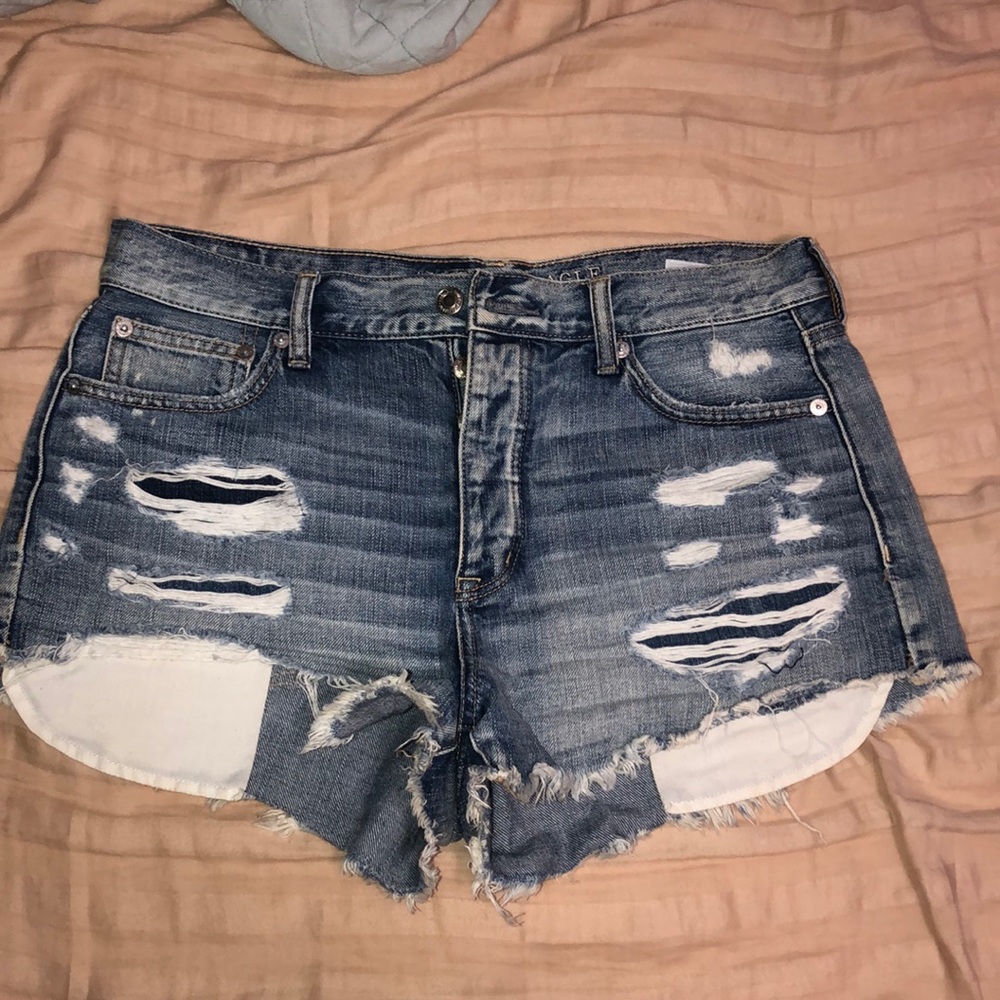Women’s size 10 American Eagle light was shorts